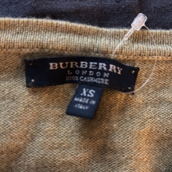 Burberry sweater size XS. 100% cashmere! - Picture 2 of 3